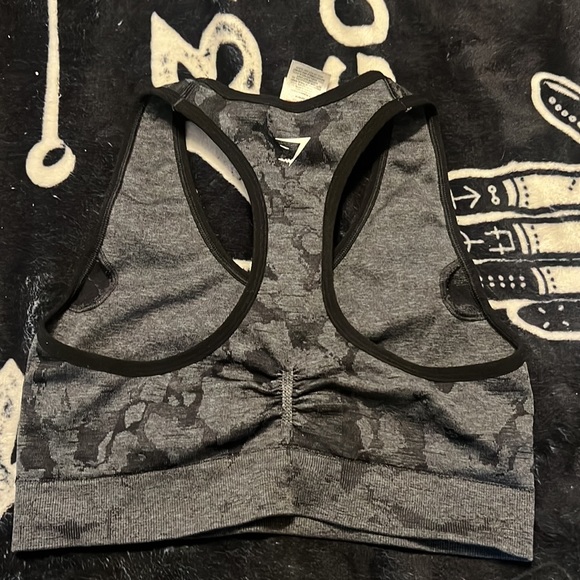 GYMSHARK MEDIUM SCRUNCH CAMO SPORTS BRA NEVER WORN - Picture 3 of 3